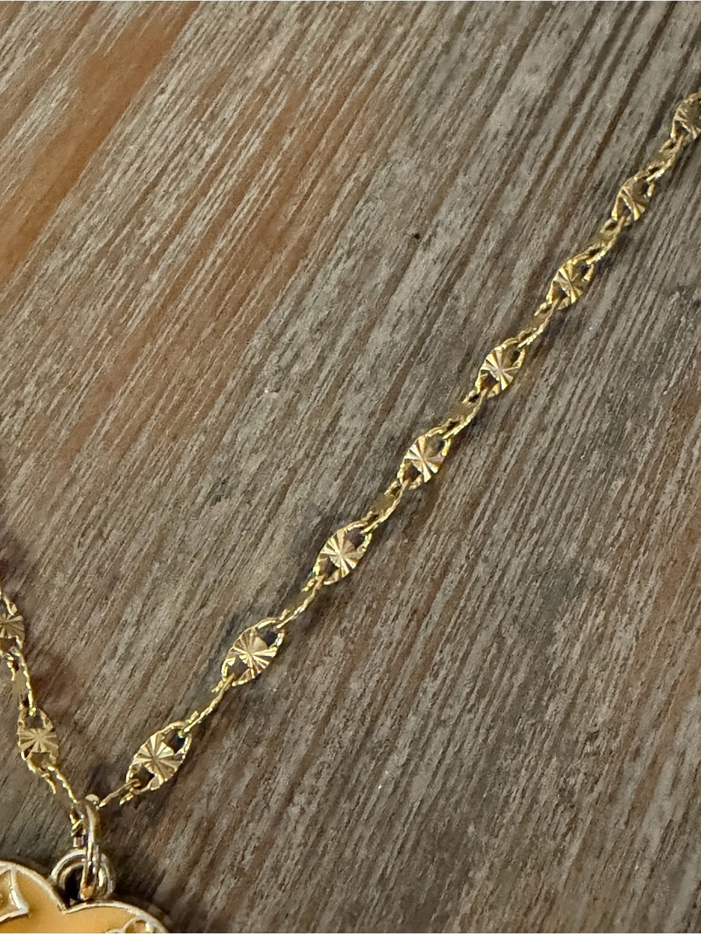 LV Gold Heart Pendant Necklace - Gold - Picture 3 of 10